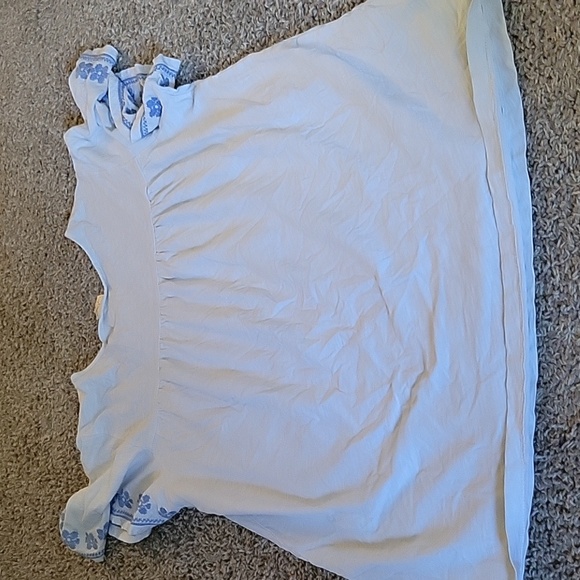 Keep in Touch, Prairie style top, Size Small, white & blue - Picture 5 of 6